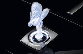 Ya no va más: Europa prohíbe el “Espíritu del Éxtasis” iluminado del frontal de los Rolls-Royce