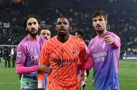 La amenaza de Infantino: presidente de la FIFA propone severa sanción para clubes tras graves incidentes racistas en Italia e Inglaterra