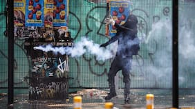El proceso que está ejecutando el gobierno para expulsar a extranjeros detenidos por desórdenes en aniversario del 18-O
