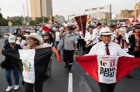 Presidenta Boluarte alcanza 71% de desaprobación en medio de protestas en Perú