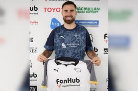 Ben Brereton llega al Derby County pensando en su retorno a la Roja: “Me encanta ir, es genial”