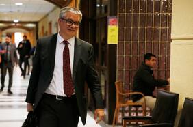 Ministro Marcel no descarta nuevas bajas en valor de la canasta básica de alimentos y proyecta caída en precio de la harina