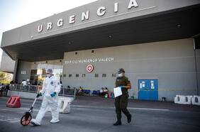 Gendarme balea a reo que intentó fugarse en medio de procedimiento en la ex-Posta Central