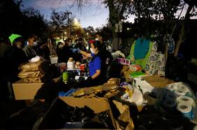 Cancillería envía nota a autoridades de Venezuela para que faciliten el regreso de sus compatriotas a su país y Ribera visita a venezolanos fuera de la embajada