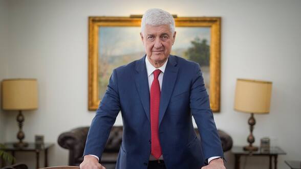 Contribuciones: SII anuncia la eliminación del “factor comercial” en Santiago Centro y dice que el 85% de los adultos mayores está exento