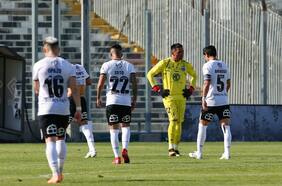 Colo Colo da pena y se hunde en la tabla