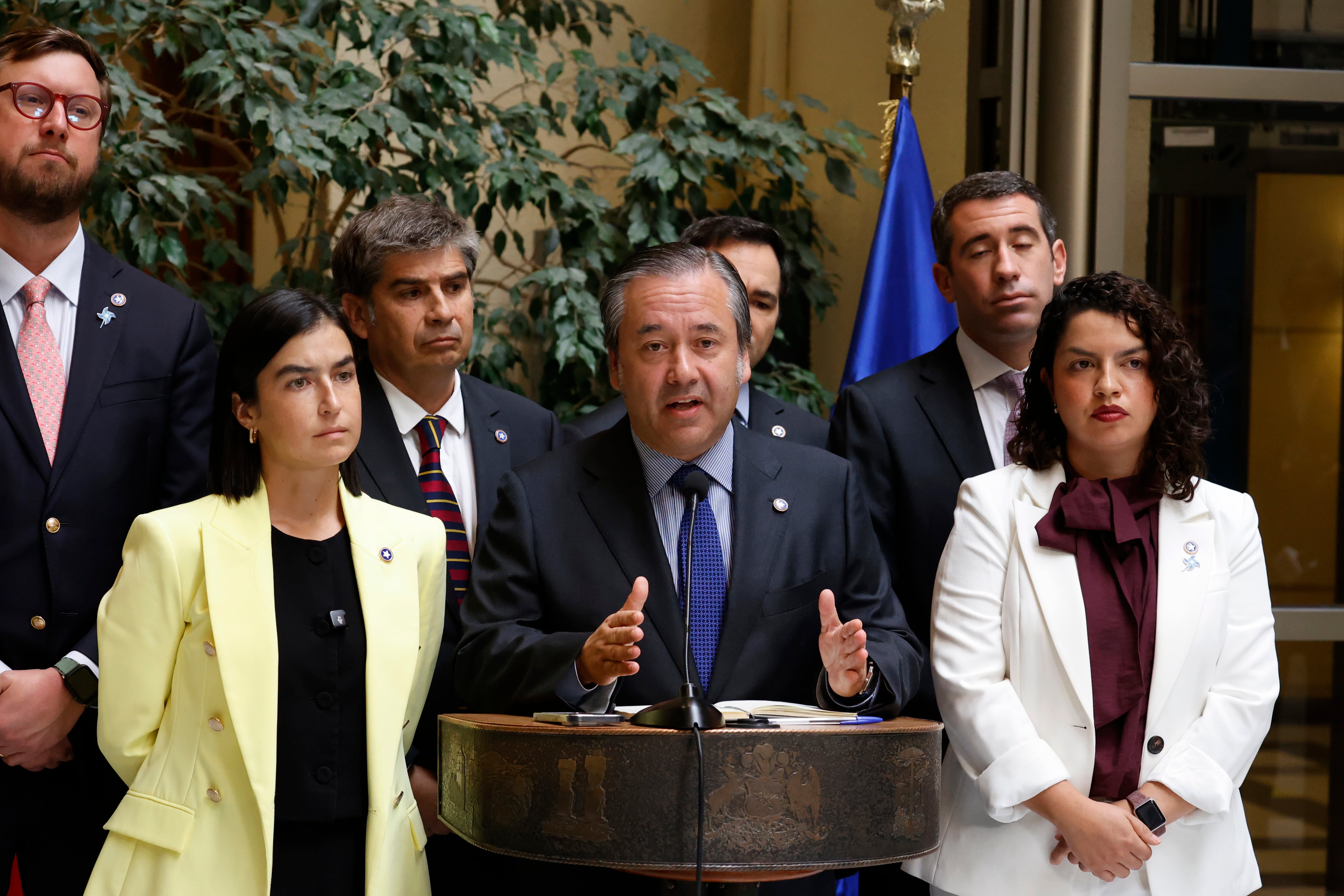 Muerte de Aliste Vega reactiva el debate por indultos y divide al oficialismo