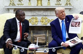 Trump limita las admisiones de refugiados a 7.500 al año y prioriza a los sudafricanos blancos