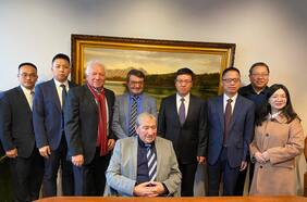 Cámara Chilena del Litio se reúne con delegación empresarial china para explorar asesorías de explotación