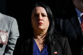 Gobierno le da un respiro a Steinert en su peor semana y revierte recorte presupuestario de 3% en Seguridad