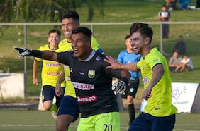 Julio Bórquez vuelve a brillar: revisa el golazo de tiro libre del arquero de Colina