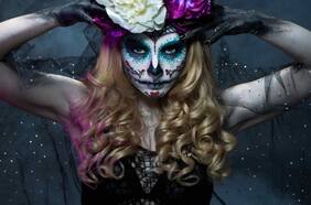 Celebra gratis el Día de Muertos en el Bar Ritual Elevated de Renaissence