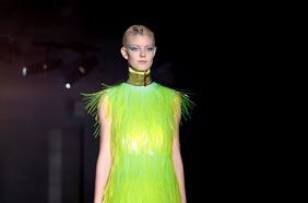 Prada en tonos neón