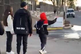 La violencia llega al fútbol femenino: jugadora de Colo Colo frena a barristas que lanzaban piedras fuera del Monumental