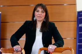 Hacienda pide renuncia a directora nacional de Aduanas