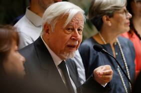 Roban maletín con computador personal del diputado Roberto Celedón en pleno centro de Santiago