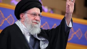 Jamenei denuncia que Trump instiga las protestas con las manos manchadas “de la sangre de mil iraníes”