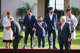 El peso de La Moneda: el antes y después del gabinete de Gabriel Boric en fotos