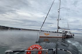 Incautan yate de bandera británica en Puerto Natales por infracciones aduaneras y migratorias