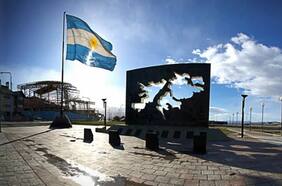 Impasse diplomático con Argentina: Cancillería transandina habría pedido explicaciones a Chile por vuelos no autorizados hacia las Malvinas