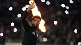 Música, luces y camiseta desde el cielo: Vozinha brilla en su fiesta de bienvenida frente a 35 mil fanáticos de Colo Colo