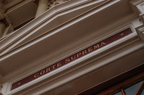 Gremio de jueces ingresa tutela laboral contra la Suprema por cuadernos de remoción a magistrados que viajaron con licencia