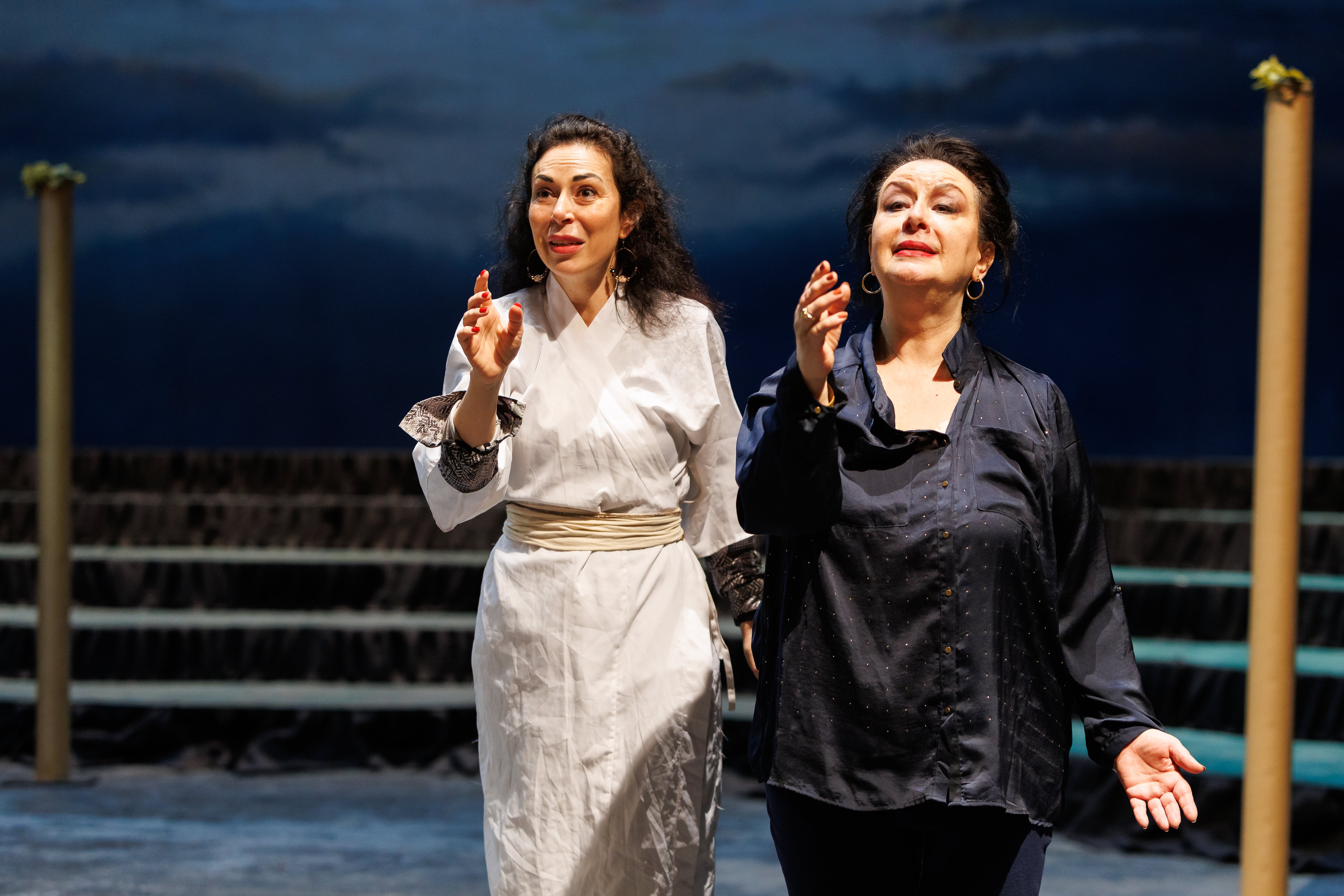 Verónica Villaroel con la soprano italiana Erika Grimaldi.
