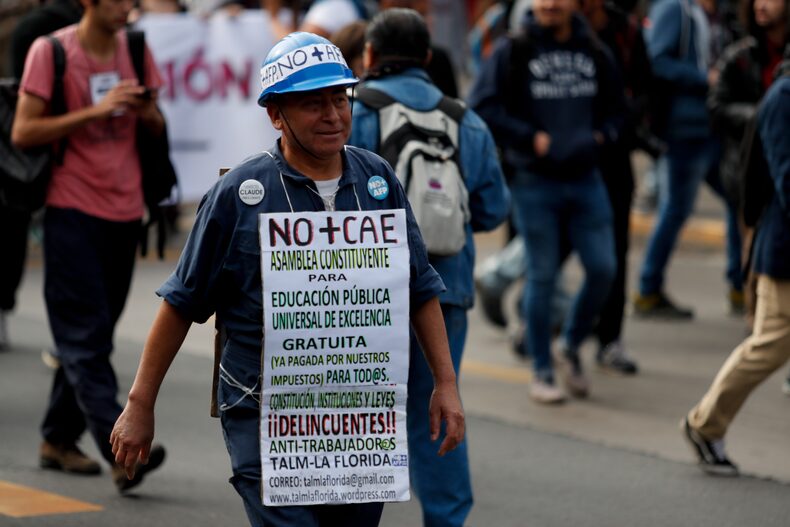 Marcha Estudiantil Fin a la Deuda