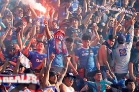 Apelará la sanción: el plan de la U para reducir multa de la Conmebol por racismo tras gestos de hincha preso en Brasil