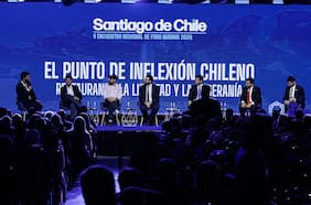 Panel integrado por diputados de republicanos y Chile Vamos embiste contra Bachelet en Foro Madrid