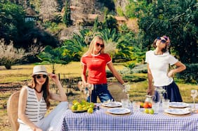 Espíritu mediterráneo: cómo llevar la elegancia relajada de la Toscana a tu clóset diario