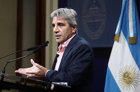 Caputo y Daza llegan a EE.UU. para afinar auxilio financiero para Argentina y calmar a los mercados