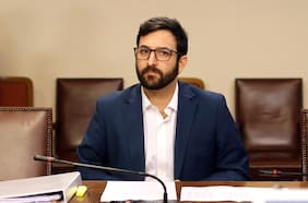 Crispi de nuevo al banquillo: diputada Musante (Ind.-PPD) pide su salida tras nuevas revelaciones por fallida compra de casa de Allende