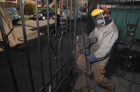 Involucrar directamente a trabajadores en la prevención de riesgos reduce accidentes laborales, según estudio de la UC