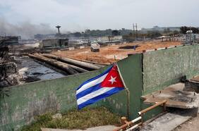 Trece militares cubanos están desaparecidos tras explosiones en depósito de municiones