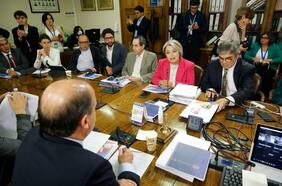 Reforma de pensiones: gobierno señala que a afiliados con rentas superiores a $1,1 millones se les registrará menos del 6% que aporten al fondo común