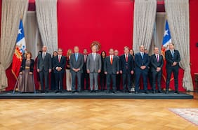 El otro récord del cambio de gabinete de Kast: es el equipo con más bi (o tri) ministros en 20 años