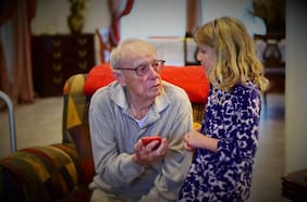 Esta es la razón por la que los pacientes con Alzheimer olvidan a sus familiares y amigos, según un estudio