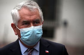 Ministro Paris: “Si hemos cometido errores, los vamos a tratar con mucha fuerza de corregir”