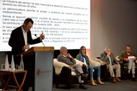 Raphael Bergoeing lanza estudio sobre aporte de la industria salmonera al crecimiento económico del sur de Chile