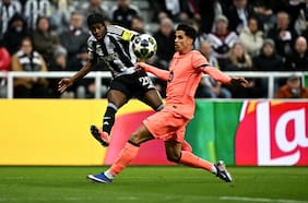 Champions League: Barcelona rescata un postrero y valioso empate en Newcastle para poner medio pie en cuartos