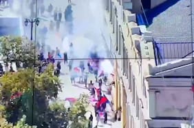 Marcha en el centro de Santiago por el 8M: Carabineros reporta desórdenes aislados en el eje Alameda