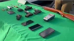 Rifles, pistolas y cuchillos: indagan hallazgo de armamento en bodega de la Municipalidad de San Ramón