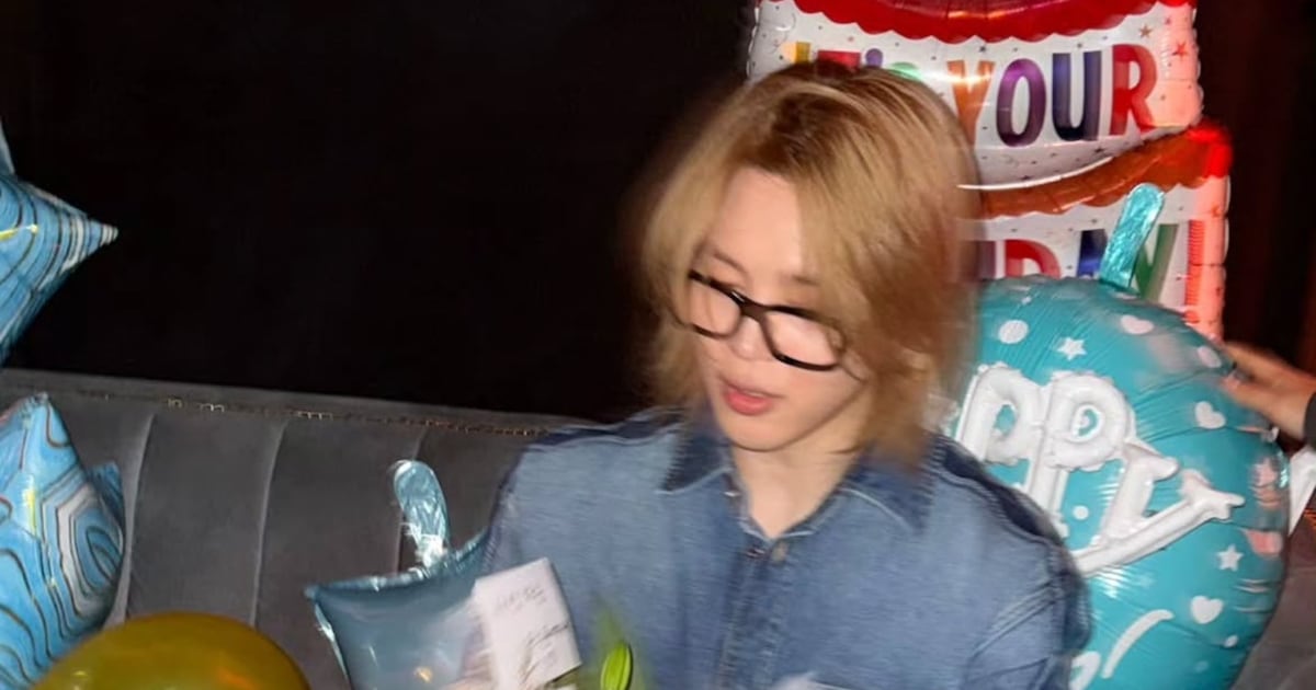 Torta y un coro masivo: el animado cumpleaños de Jimin de BTS en Chile - La Tercera