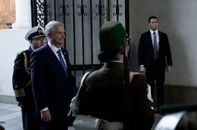 Kast se reúne con diputados republicanos en Cerro Castillo en medio de pugna Squella-Irarrázaval