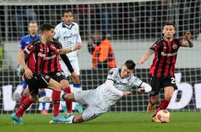 Aránguiz ve minutos en un Leverkusen que lo gana sobre el final