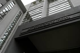 Doce años de cárcel deberá purgar funcionaria de Aduanas sentenciada por torturar a ciudadanas bolivianas