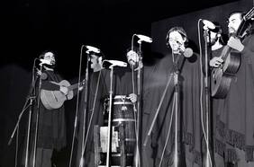 Con Quilapayún: la otra noche en que el publico del Festival de Viña se dividió en una batalla sin tregua