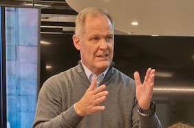 El alto ejecutivo de Accenture que vino a Chile a plantear la necesidad de humanizar a la banca: “Ha perdido su alma”