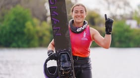 Agustina Varas suma nuevo oro para Chile: logra increíble salto en esquí náutico y supera con creces a las colombianas